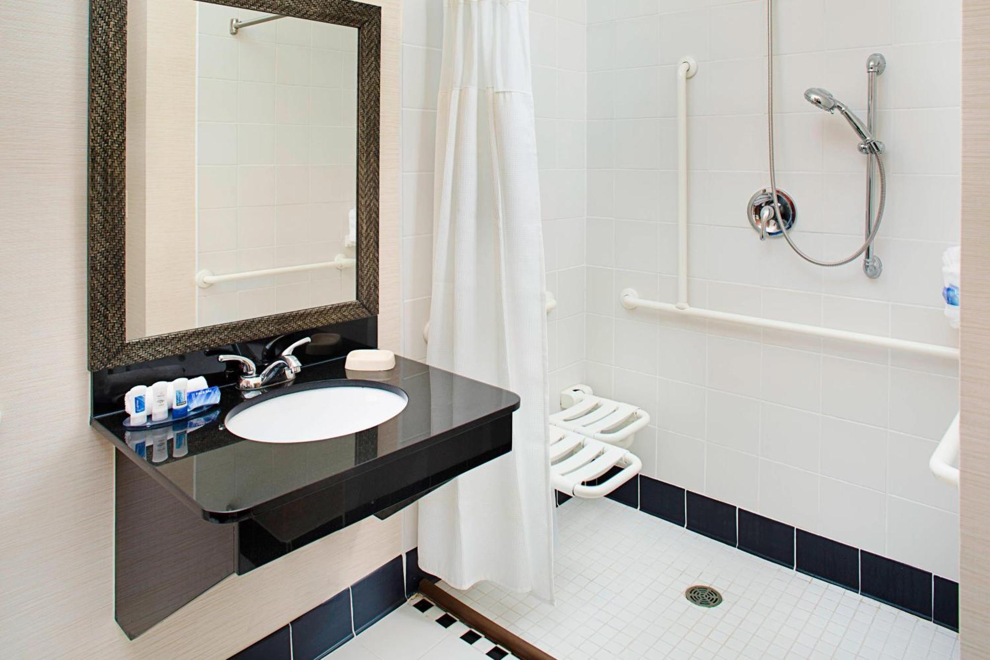 Fairfield Inn & Suites By Marriott San Antonio Seaworld / Westover Hills Экстерьер фото