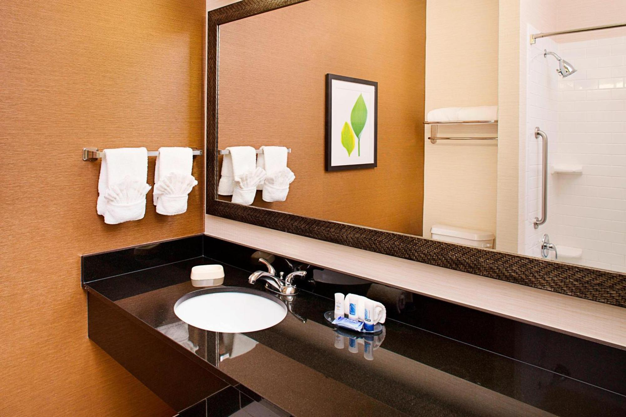 Fairfield Inn & Suites By Marriott San Antonio Seaworld / Westover Hills Экстерьер фото